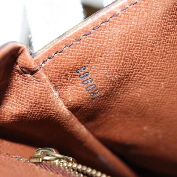 SOLD‼️LOUIS VUITTON Monogram Saint Cloud GM Shoulder Bag - Picture 11 of 16